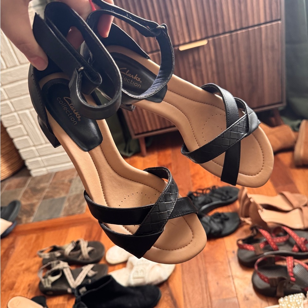 Clarks Women's Black and Tan Sandals